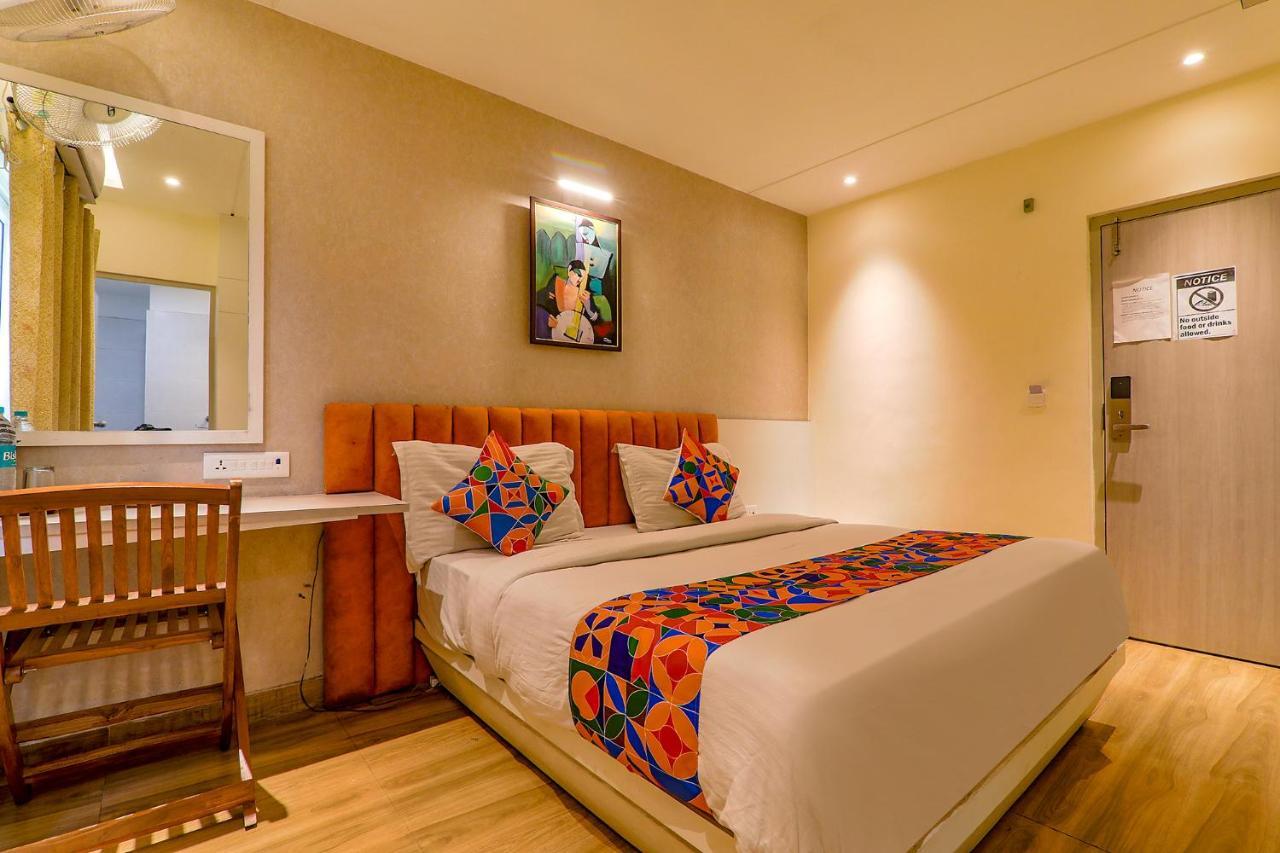 Townhouse Geetraj Near Shalimar Gateway Lucknow Hotel ภายนอก รูปภาพ