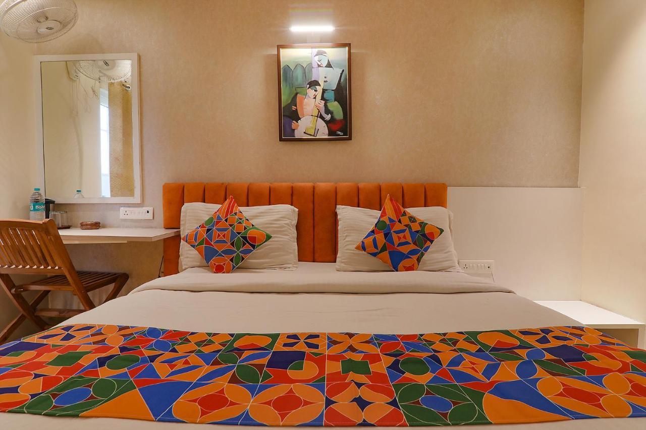 Townhouse Geetraj Near Shalimar Gateway Lucknow Hotel ภายนอก รูปภาพ