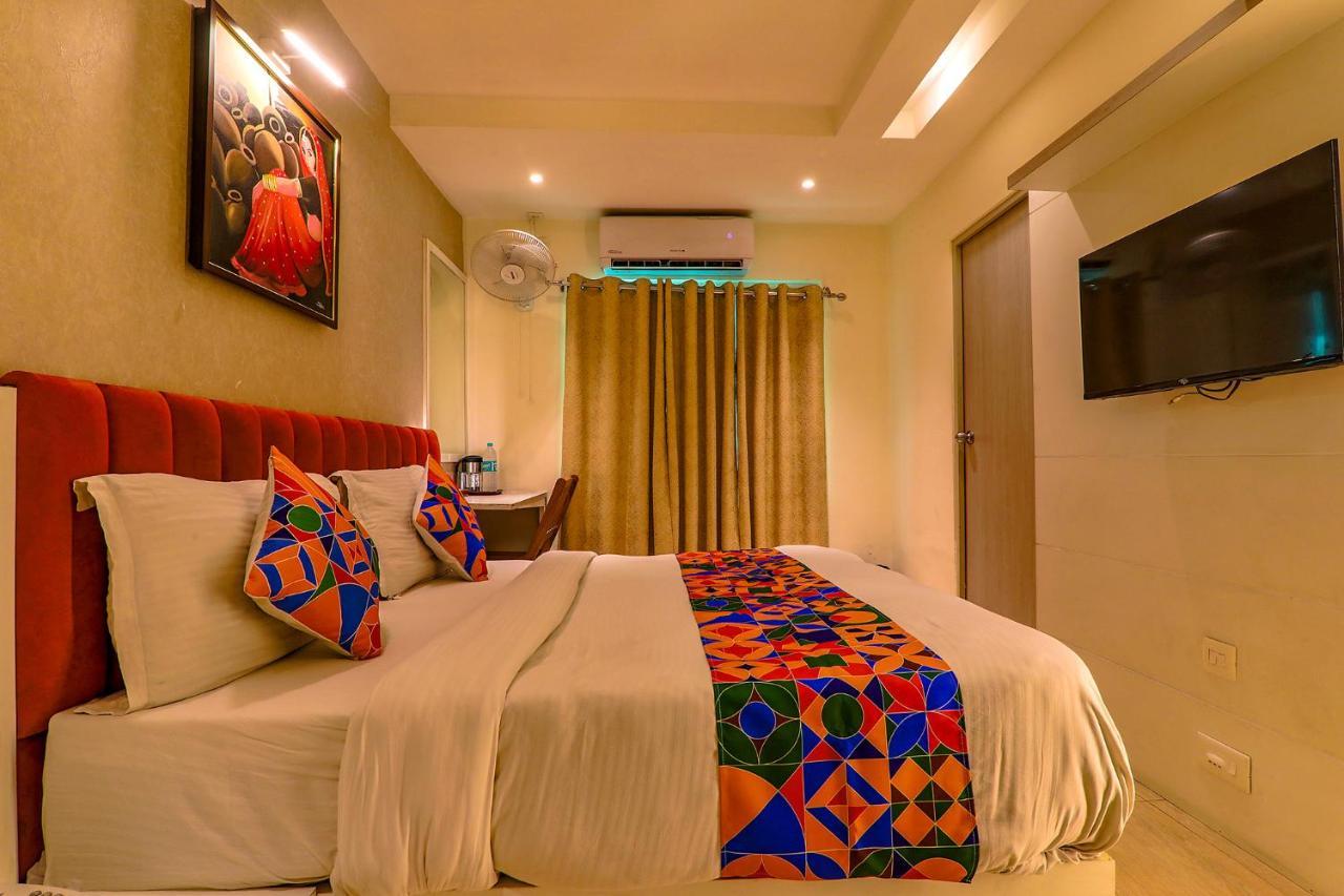 Townhouse Geetraj Near Shalimar Gateway Lucknow Hotel ภายนอก รูปภาพ