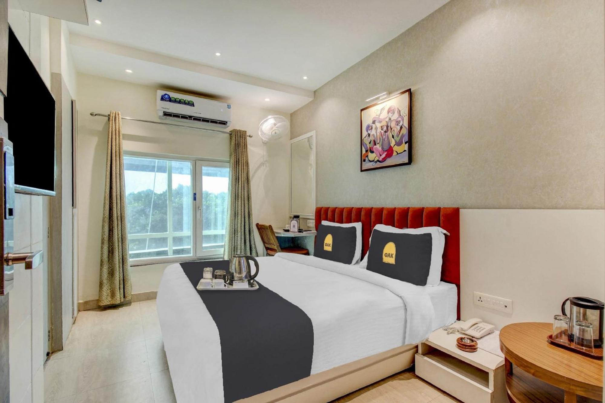 Townhouse Geetraj Near Shalimar Gateway Lucknow Hotel ภายนอก รูปภาพ