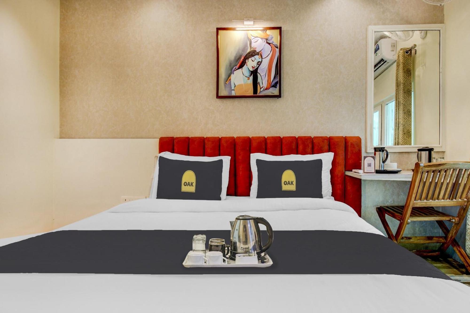 Townhouse Geetraj Near Shalimar Gateway Lucknow Hotel ภายนอก รูปภาพ