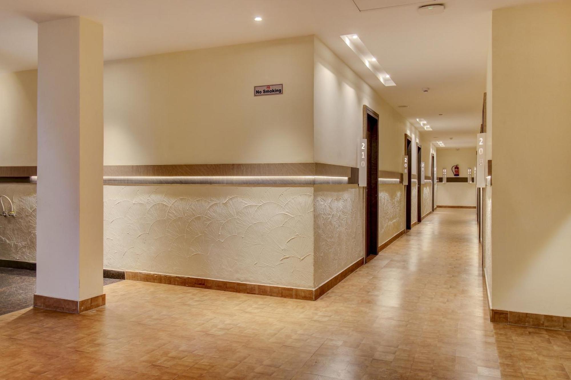 Townhouse Geetraj Near Shalimar Gateway Lucknow Hotel ภายนอก รูปภาพ