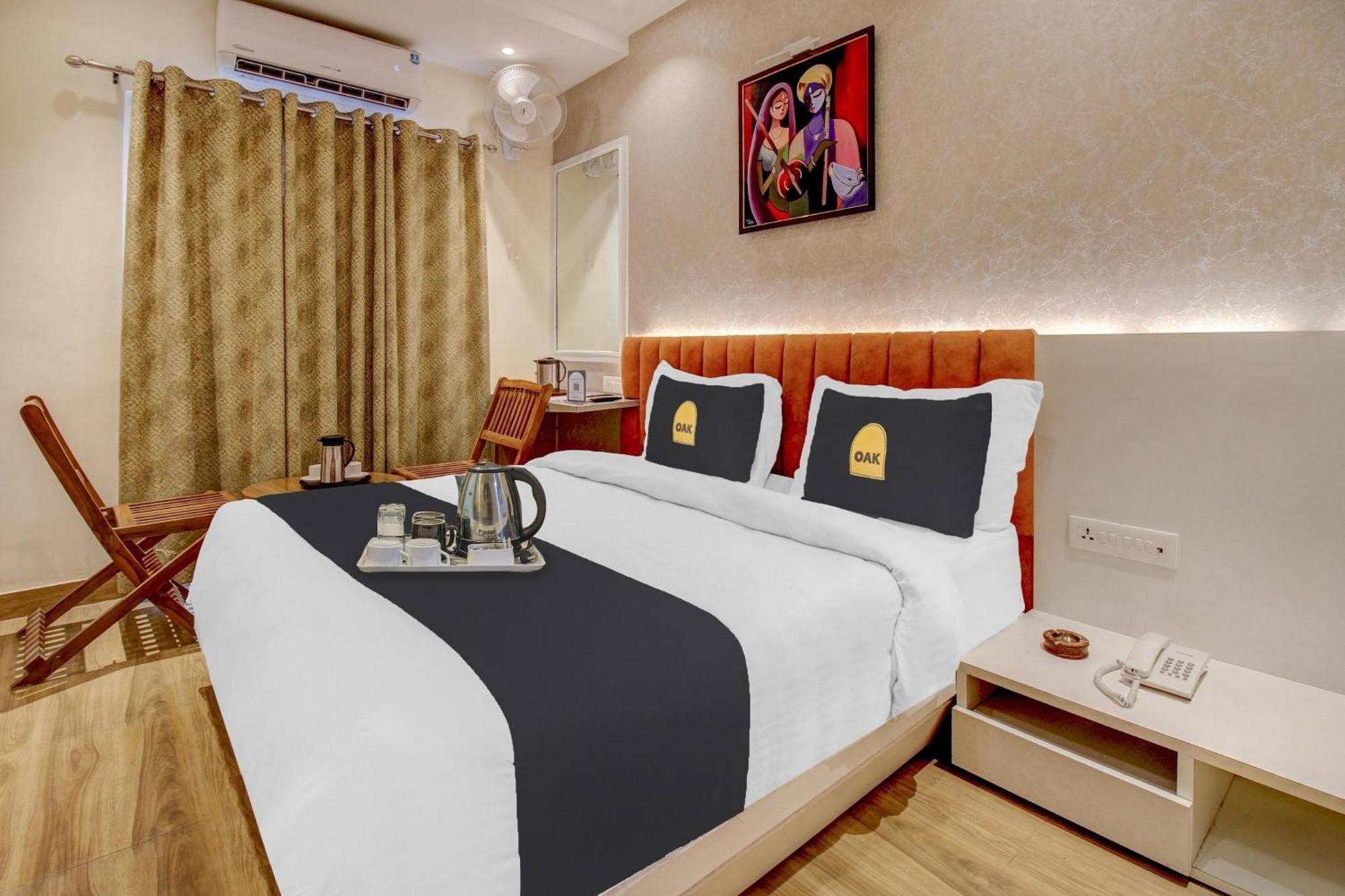 Townhouse Geetraj Near Shalimar Gateway Lucknow Hotel ภายนอก รูปภาพ