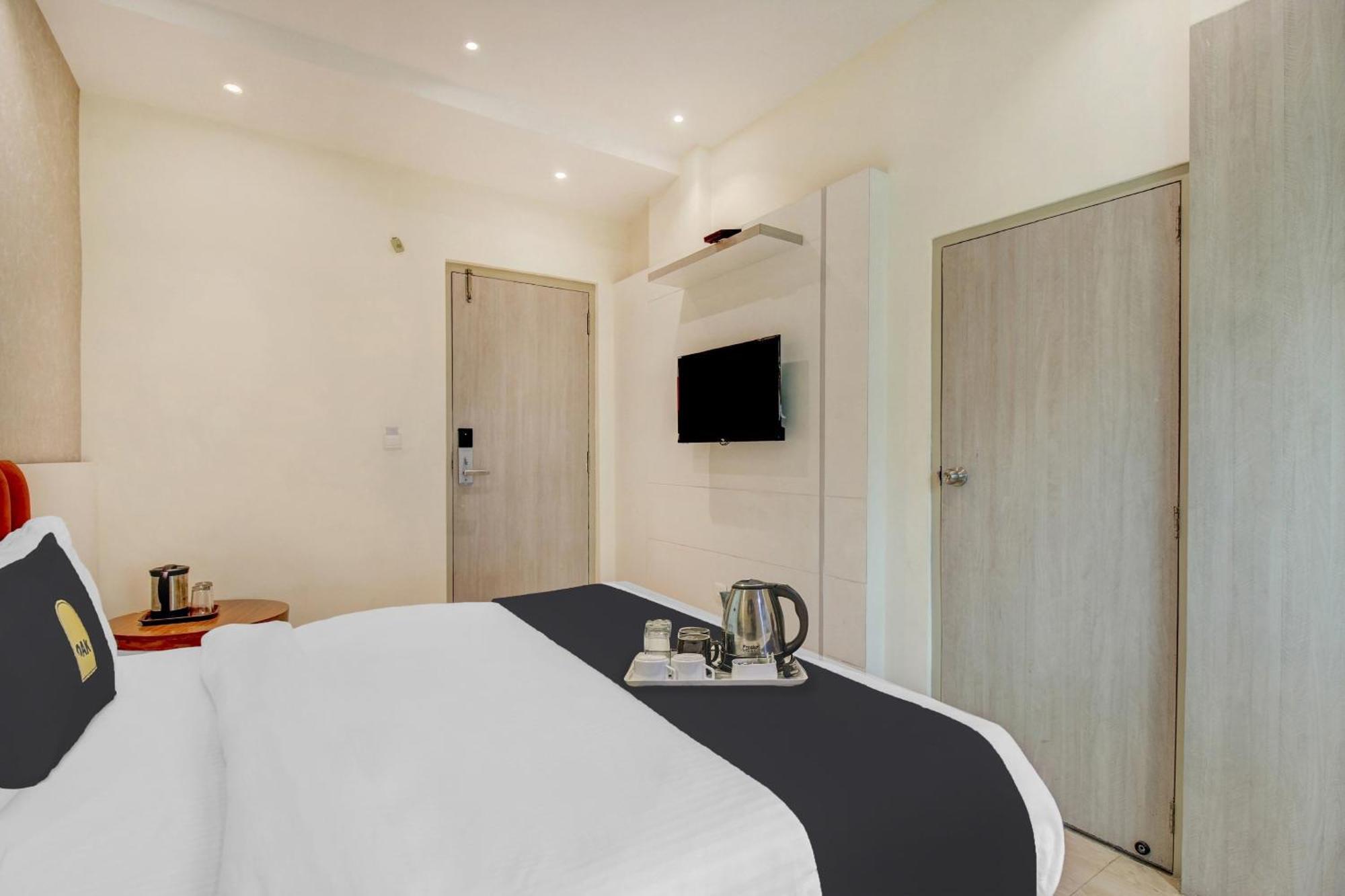 Townhouse Geetraj Near Shalimar Gateway Lucknow Hotel ภายนอก รูปภาพ