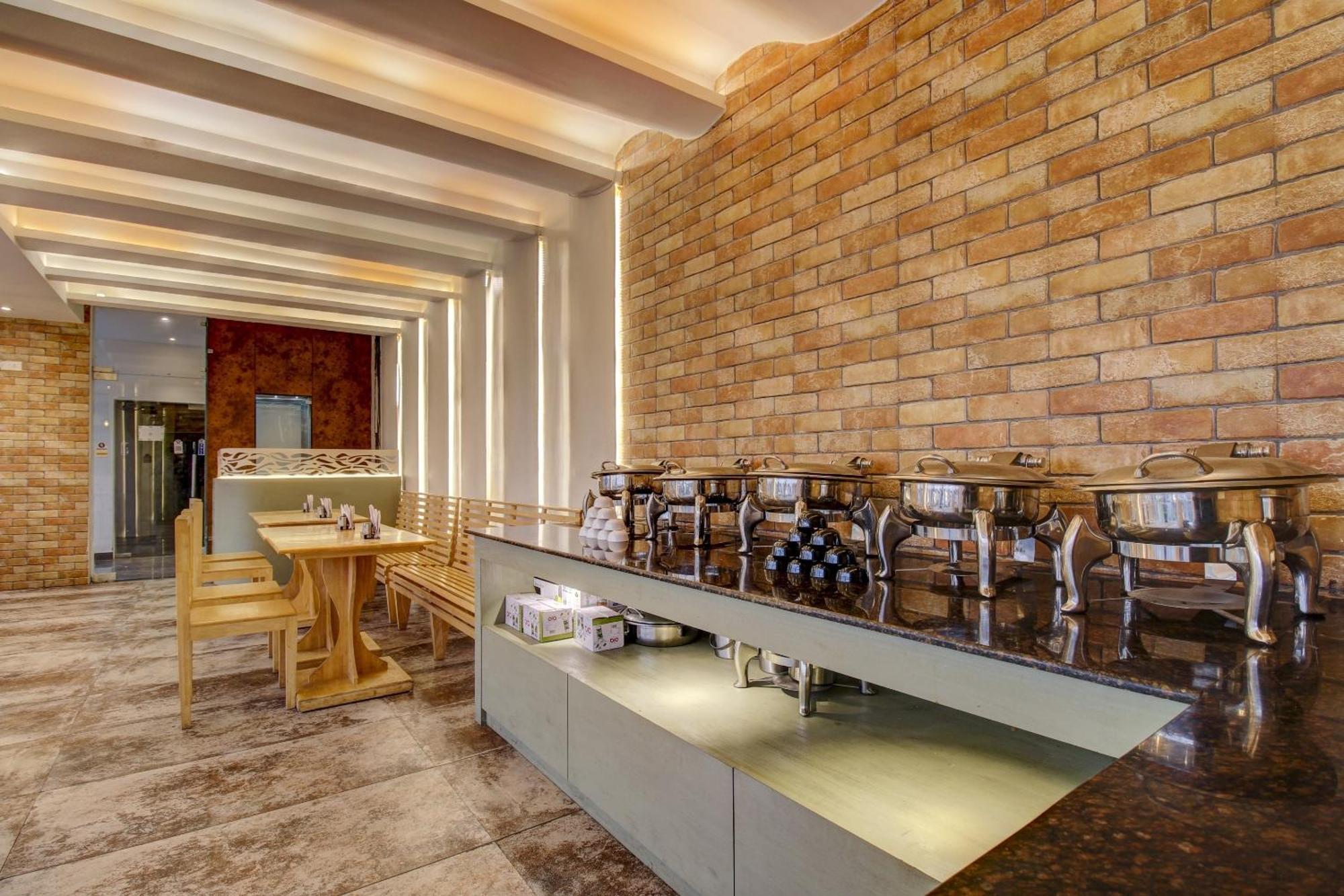 Townhouse Geetraj Near Shalimar Gateway Lucknow Hotel ภายนอก รูปภาพ