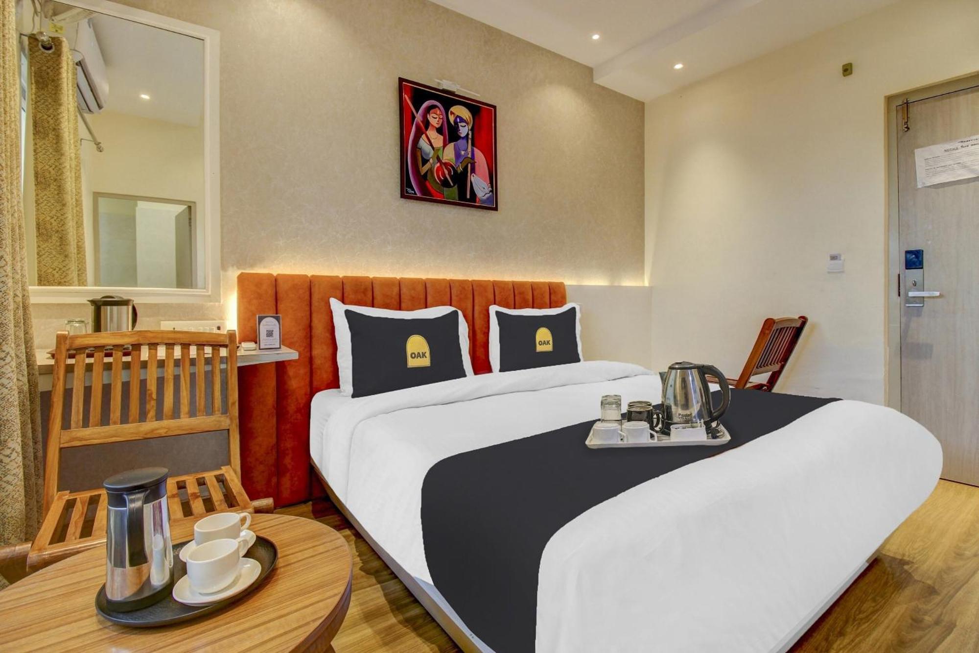 Townhouse Geetraj Near Shalimar Gateway Lucknow Hotel ภายนอก รูปภาพ
