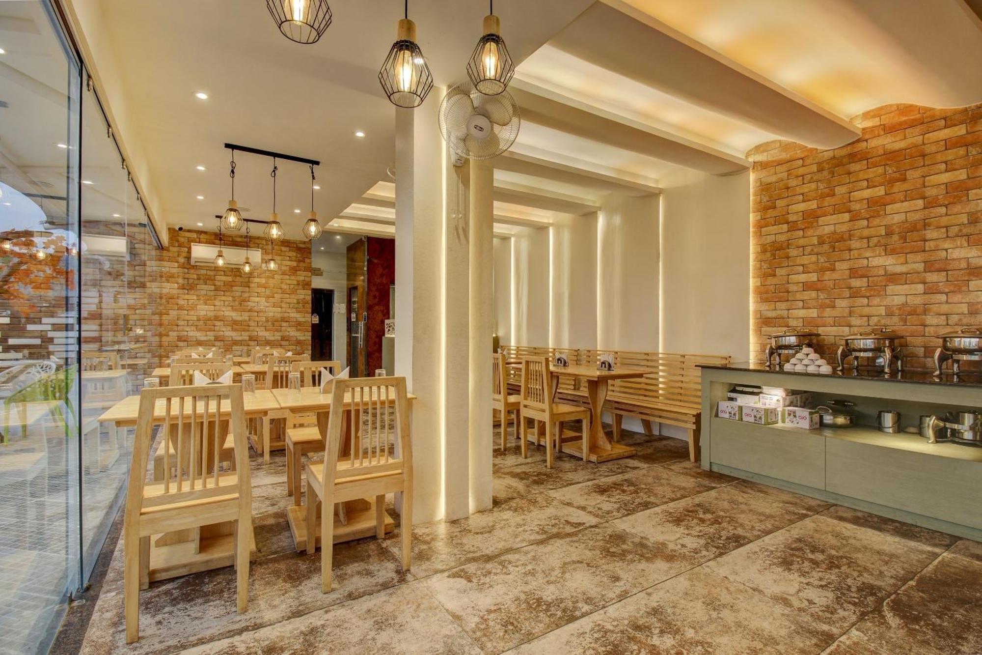 Townhouse Geetraj Near Shalimar Gateway Lucknow Hotel ภายนอก รูปภาพ