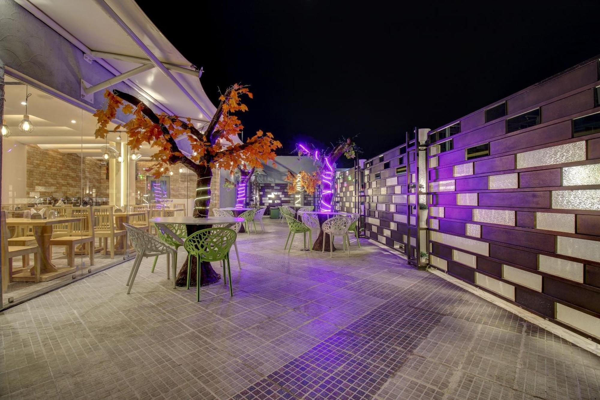 Townhouse Geetraj Near Shalimar Gateway Lucknow Hotel ภายนอก รูปภาพ